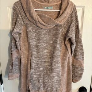 Pink Clover Women's Tan Sweater